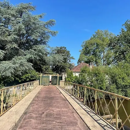 Maison Dans Un Parc Arbore Holiday home *