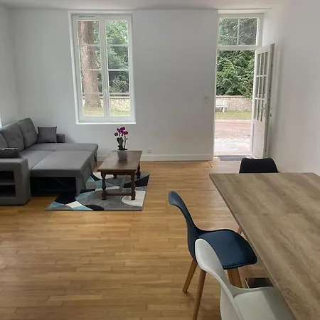 Maison Dans Un Parc Arbore Holiday home Montbron
