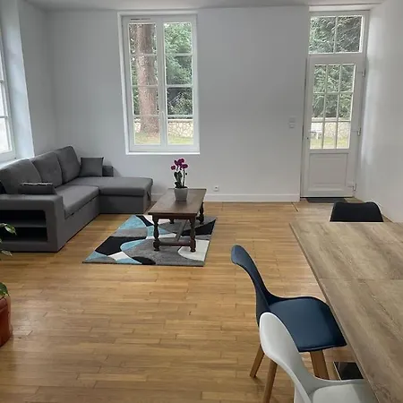 Holiday home Maison Dans Un Parc Arbore Montbron