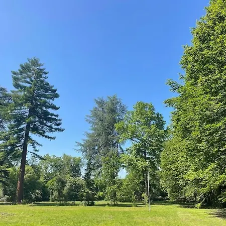 Maison Dans Un Parc Arbore Holiday home