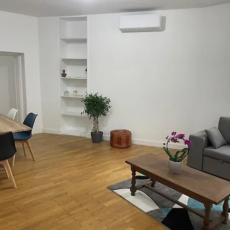 Maison Dans Un Parc Arbore Holiday home *